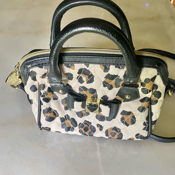 Betsey Johnson Leopard Print Heart Stitch Crossbody Purse - Picture 6 of 16